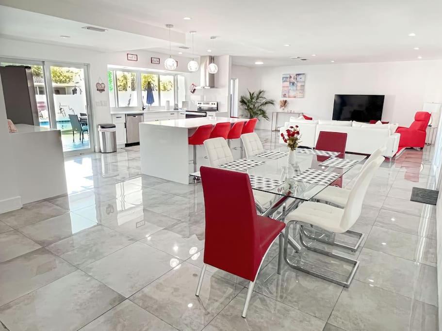 Luxurious & Modern Open Floor Plan Heated Pool Villa Hollywood Eksteriør bilde