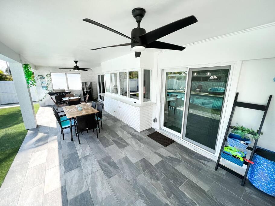 Luxurious & Modern Open Floor Plan Heated Pool Villa Hollywood Eksteriør bilde