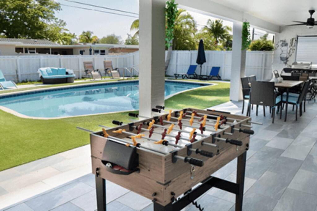 Luxurious & Modern Open Floor Plan Heated Pool Villa Hollywood Eksteriør bilde