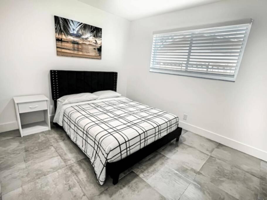 Luxurious & Modern Open Floor Plan Heated Pool Villa Hollywood Eksteriør bilde